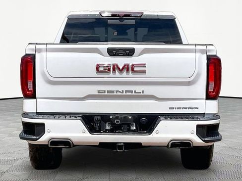 Used 2022 GMC Sierra 1500 Denali AWD/4WD image 6