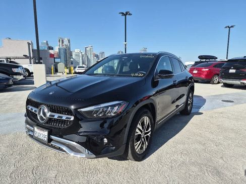 Used 2025 Mercedes-Benz GLA 250 image 1