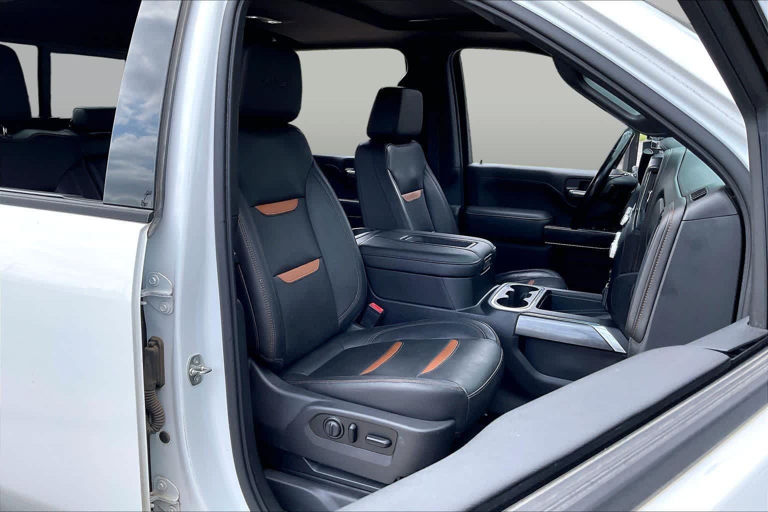 Used 2020 GMC Sierra 3500 AT4 w/ AT4 Premium Package AWD/4WD image 9