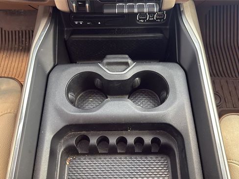 Used 2019 RAM 1500 Laramie AWD/4WD image 24