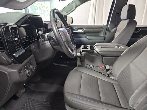 Used 2024 Chevrolet Silverado 1500 LT AWD/4WD image 16