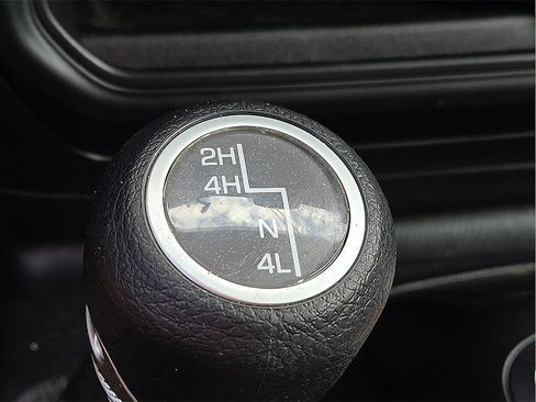 Used 2021 Jeep Gladiator Sport image 14