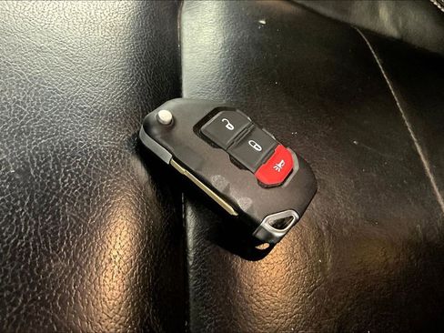 Used 2020 Jeep Wrangler Unlimited Sahara AWD/4WD image 9