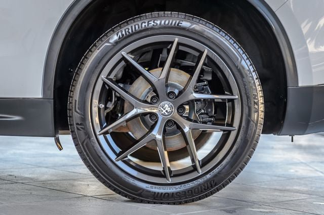 Used 2019 Alfa Romeo Stelvio AWD w/ Nero Edizione image 14