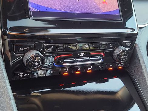 New 2025 Jeep Grand Cherokee Laredo image 25