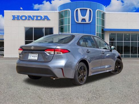 Used 2024 Toyota Corolla LE FWD image 3