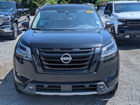 Used 2022 Nissan Pathfinder SL w/ SL Premium Package FWD image 2
