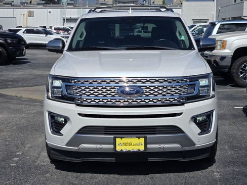 Used 2019 Ford Expedition Platinum RWD image 2