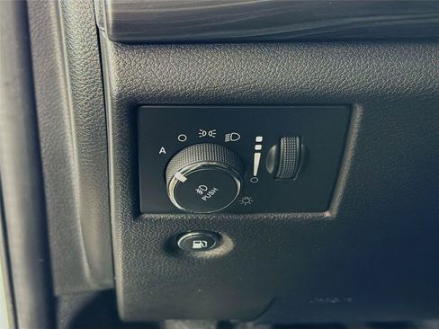 Used 2021 Jeep Grand Cherokee Laredo X AWD/4WD image 17