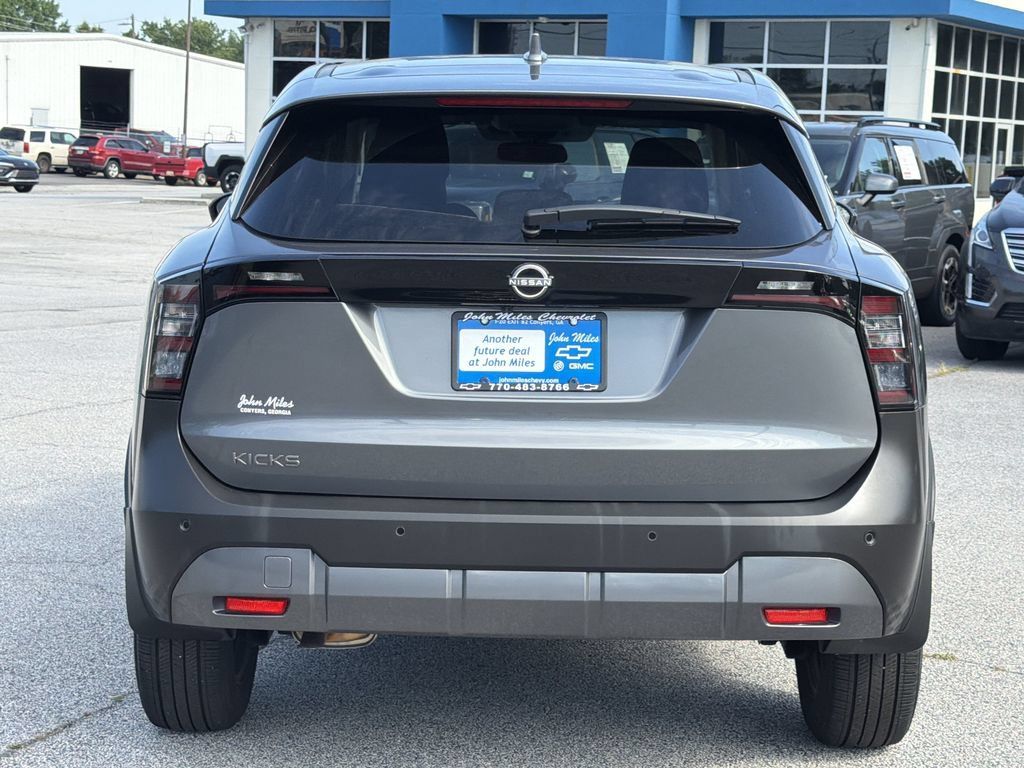 Used 2025 Nissan Kicks SV FWD image 19