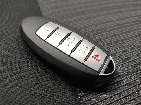 Used 2025 Nissan Sentra SV w/ All-Weather Package FWD image 32