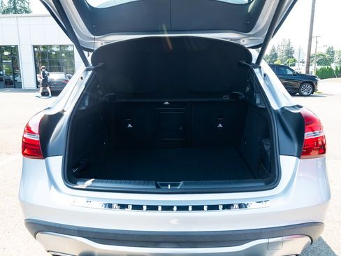 Used 2020 Mercedes-Benz GLA 250 4MATIC w/ Premium Package image 7