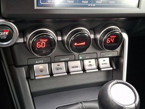Used 2025 Toyota GR86 w/ ALL Weather Mat Package (TMS) RWD image 15