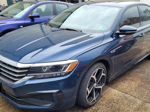 Used 2021 Volkswagen Passat 2.0T R-Line image 2