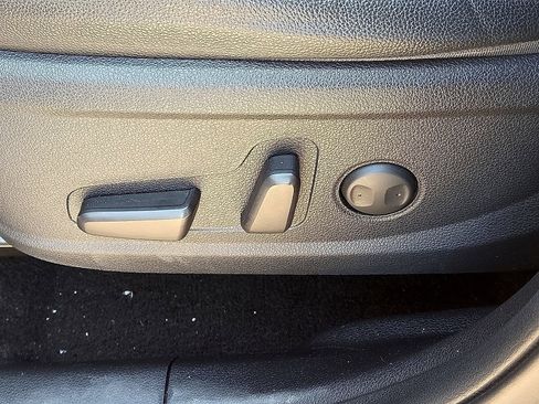 Used 2019 Hyundai Santa Fe Limited FWD image 22