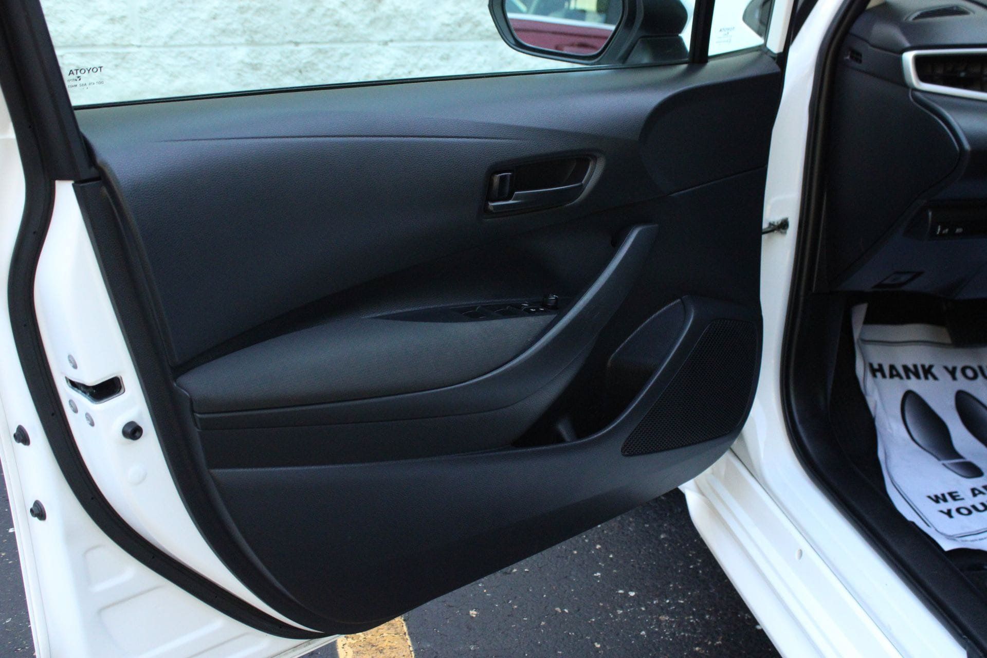 Used 2025 Toyota Corolla LE FWD image 11