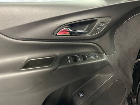 Used 2024 Chevrolet Equinox LT FWD image 14