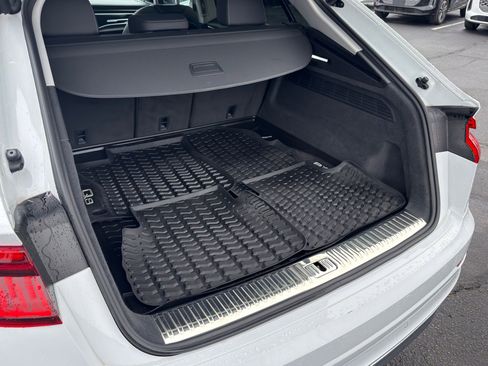 Used 2023 Audi Q8 Premium w/ Convenience Package image 31