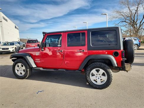Used 2012 Jeep Wrangler Unlimited Sport image 7