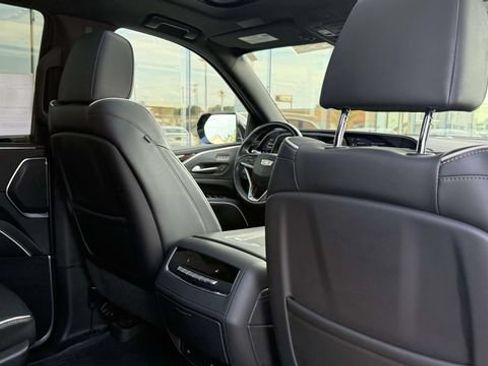 Used 2022 Cadillac Escalade Premium Luxury AWD/4WD image 56