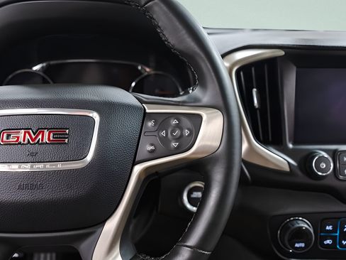 Used 2024 GMC Terrain Denali w/ Denali Premium Package AWD/4WD image 12