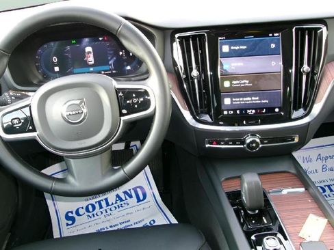 Used 2025 Volvo V60 B5 Cross Country Plus AWD/4WD image 11