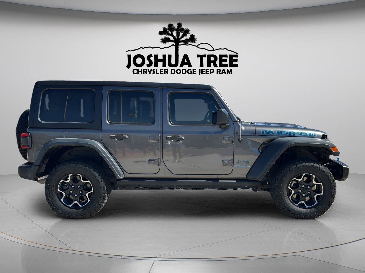 Used 2023 Jeep Wrangler Unlimited Rubicon 4xe w/ Steel Bumper Group AWD/4WD image 8