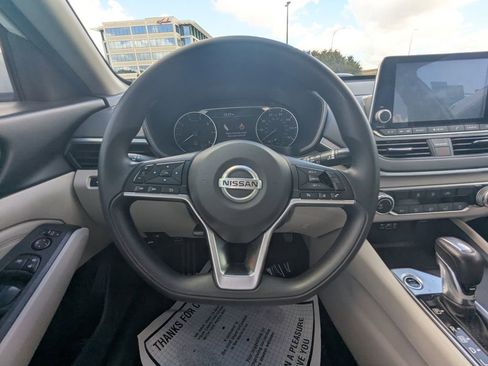 Used 2020 Nissan Altima 2.5 S image 3