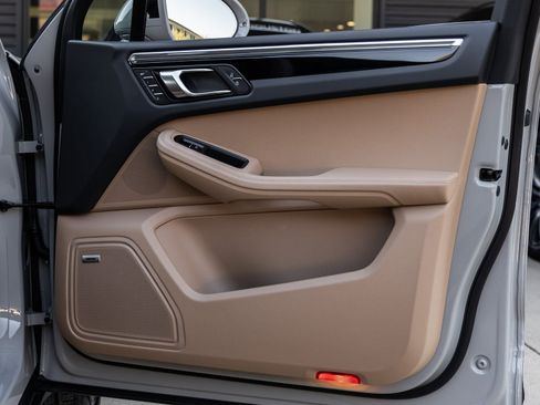 New 2026 Porsche Macan AWD/4WD image 41