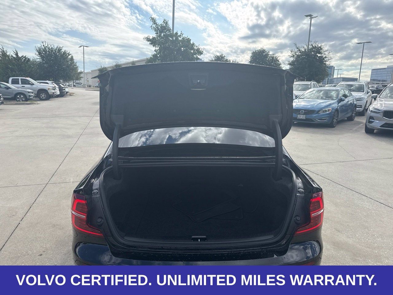 Used 2024 Volvo S60 B5 Plus FWD image 7