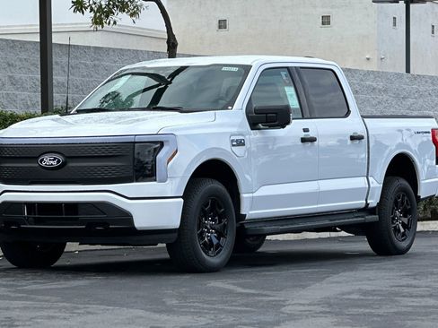 New 2025 Ford F150 Lightning XLT image 8