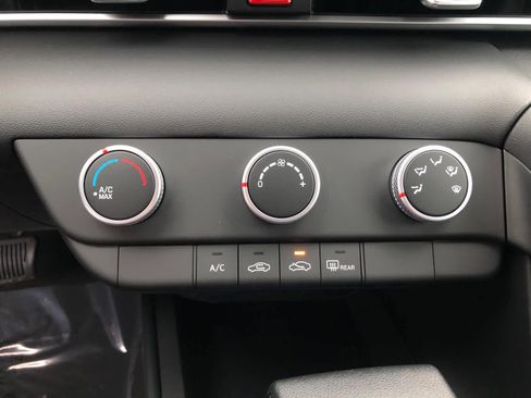 New 2026 Hyundai Elantra SE FWD image 13