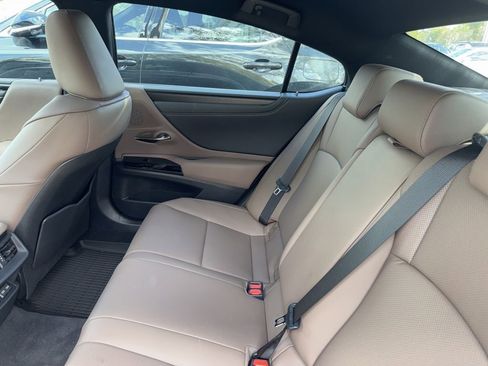 Certified 2025 Lexus ES 300h w/ Premium Package image 26