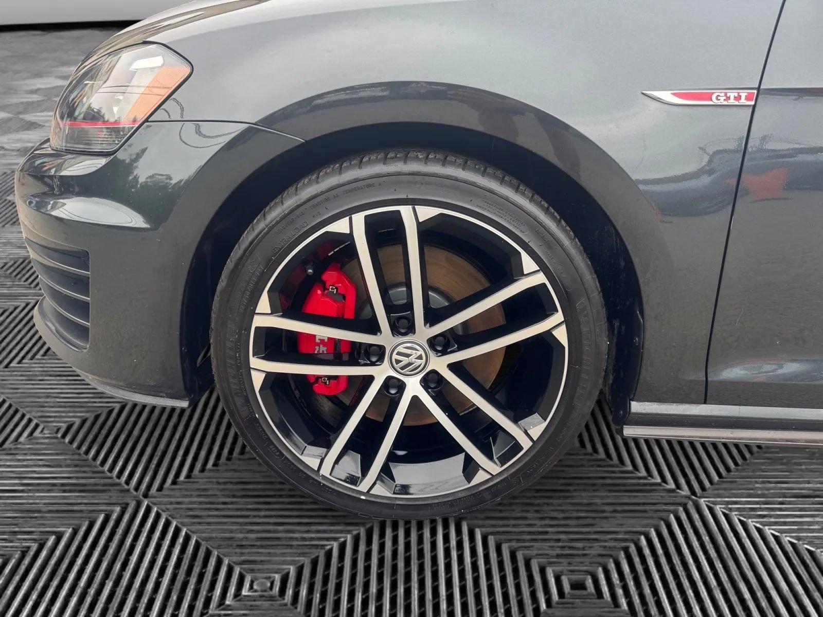 Used 2017 Volkswagen GTI Sport FWD image 9