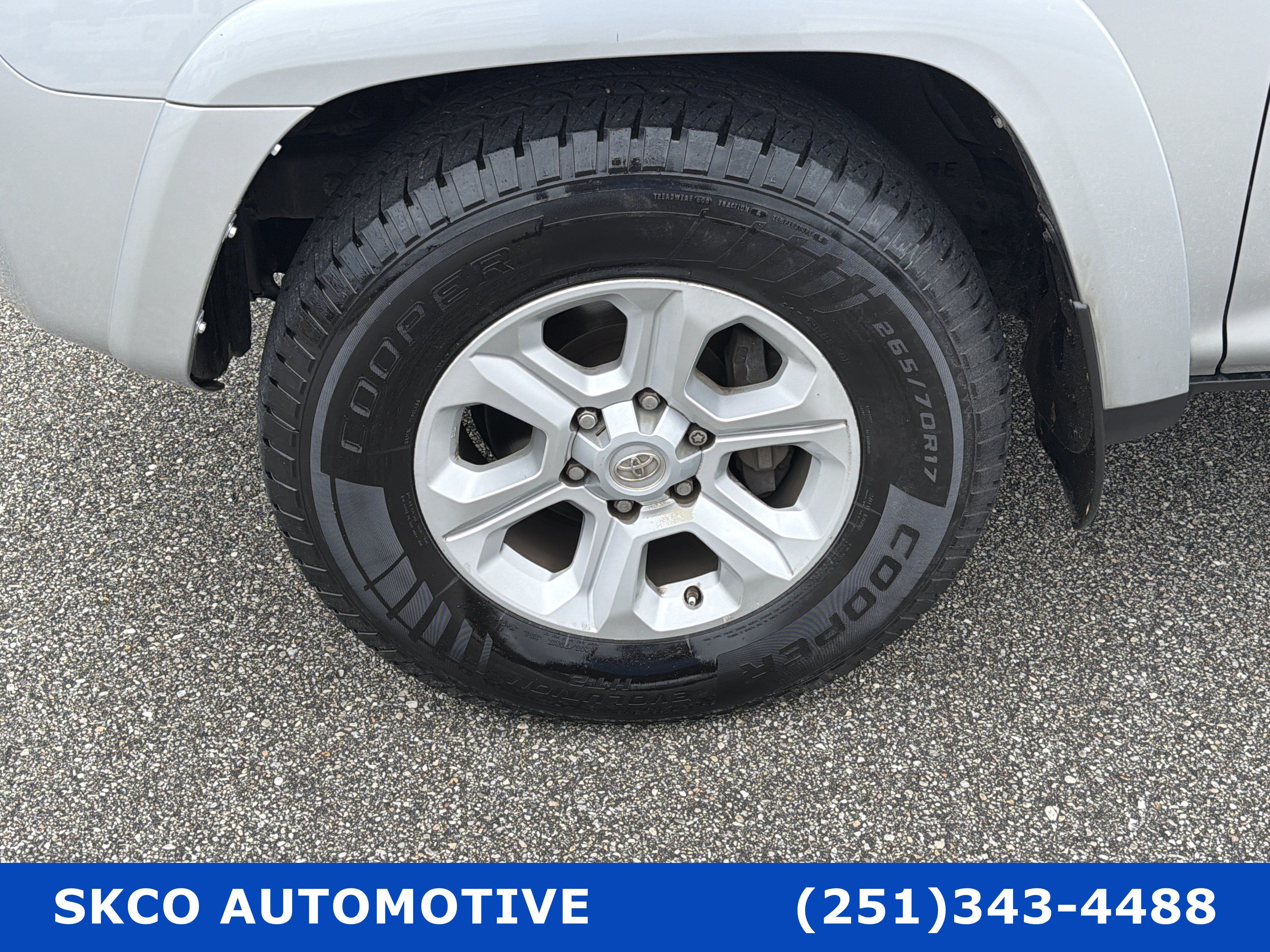 Used 2016 Toyota 4Runner SR5 RWD image 9