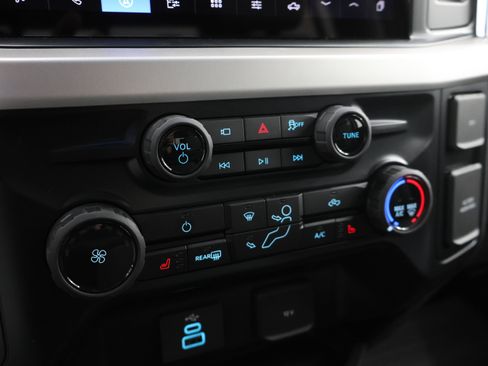Used 2025 Ford F250 XLT w/ Black Appearance Package AWD/4WD image 53