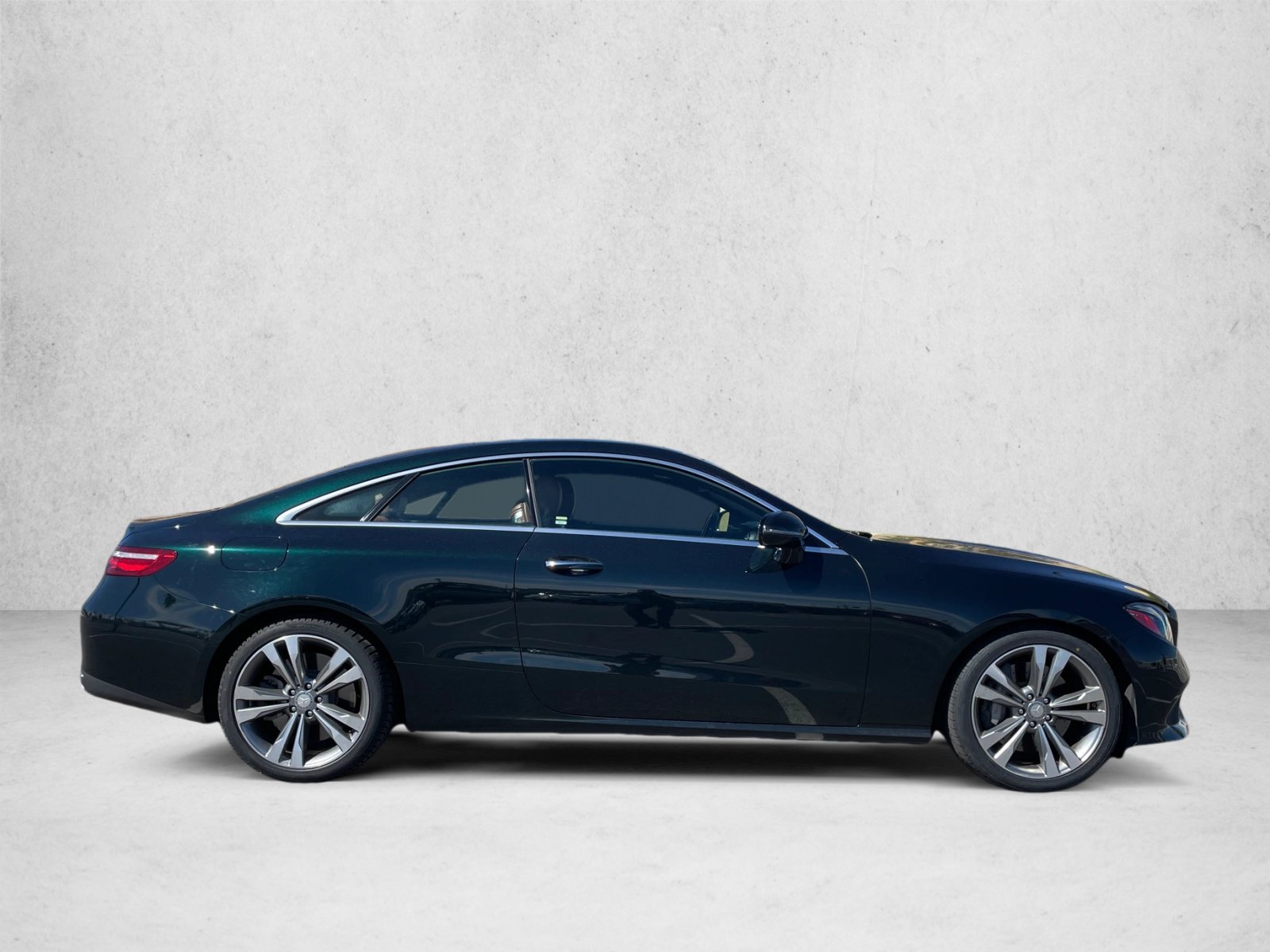 Used 2020 Mercedes-Benz E 450 Coupe image 4