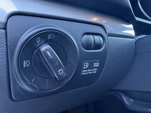 Used 2012 Volkswagen Golf TDI FWD image 25