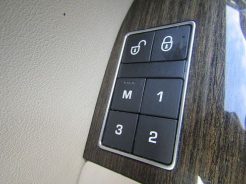 Used 2016 Land Rover Range Rover Sport HSE image 10