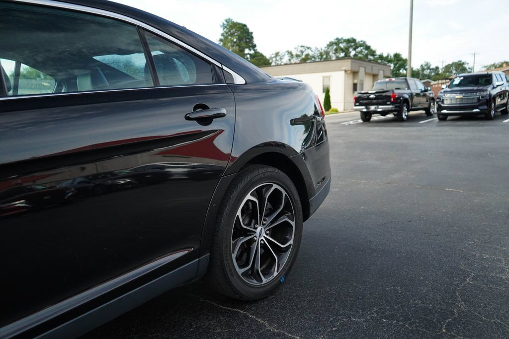 Used 2015 Ford Taurus SHO w/ Equipment Group 401A AWD/4WD image 23