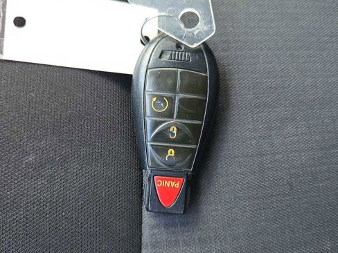 Used 2017 Jeep Cherokee Latitude w/ Cold Weather Group image 34