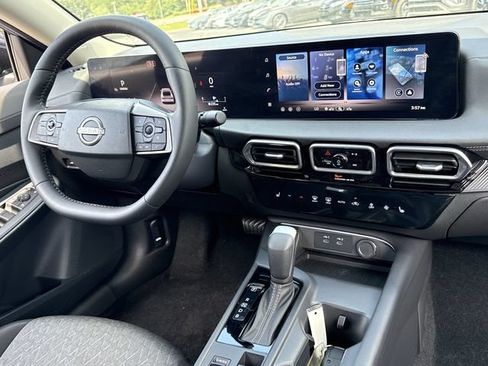 Used 2026 Nissan Sentra SV w/ SV Convenience Package FWD image 3