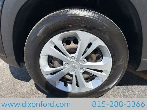 Used 2024 Chevrolet Trax LS FWD image 27
