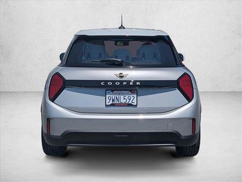 Certified 2025 MINI Cooper 4-Door Hardtop FWD image 7