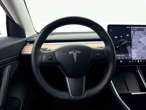 Used 2020 Tesla Model 3 Standard Range Plus RWD image 3