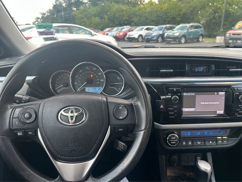Used 2015 Toyota Corolla LE image 15