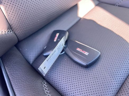 Used 2024 GMC Yukon XL Denali w/ Denali Reserve Package image 27