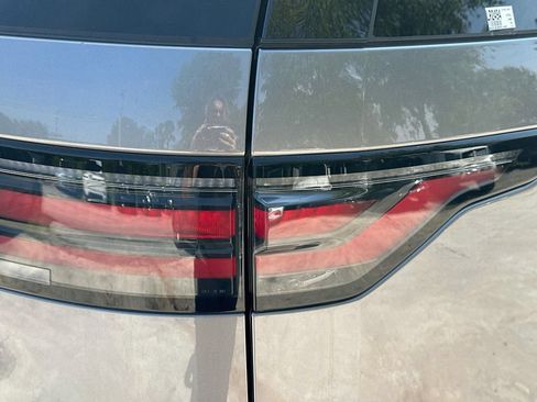 Certified 2025 Land Rover Discovery Dynamic SE AWD/4WD image 33