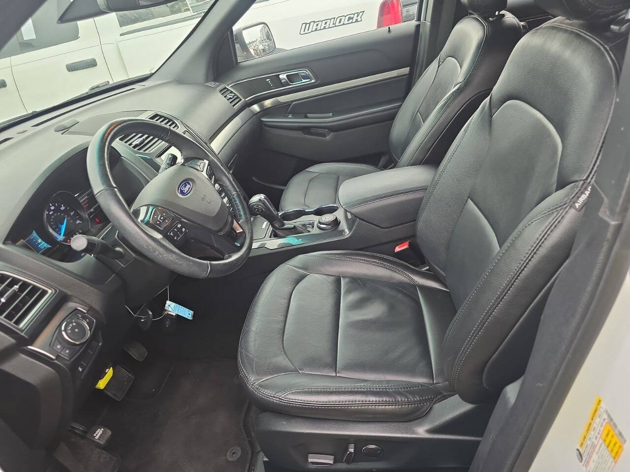 Used 2018 Ford Explorer XLT w/ Equipment Group 202A AWD/4WD image 8