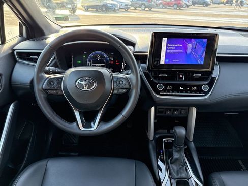 Used 2024 Toyota Corolla Cross XSE w/ Convenience Package image 13